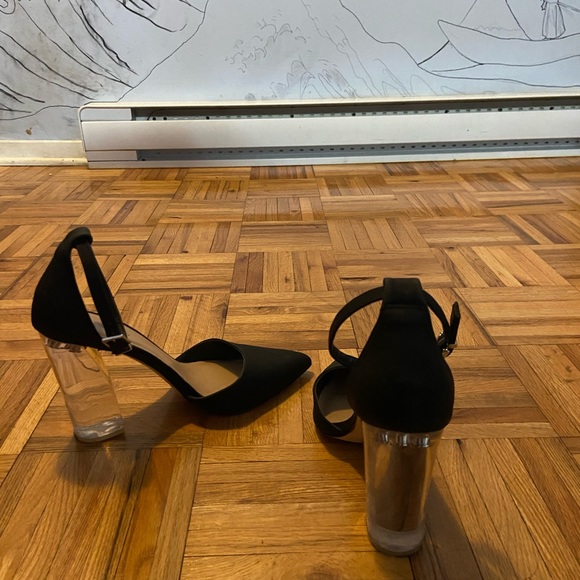 Exactly what you need to wear tonight - Picture 2 of 4